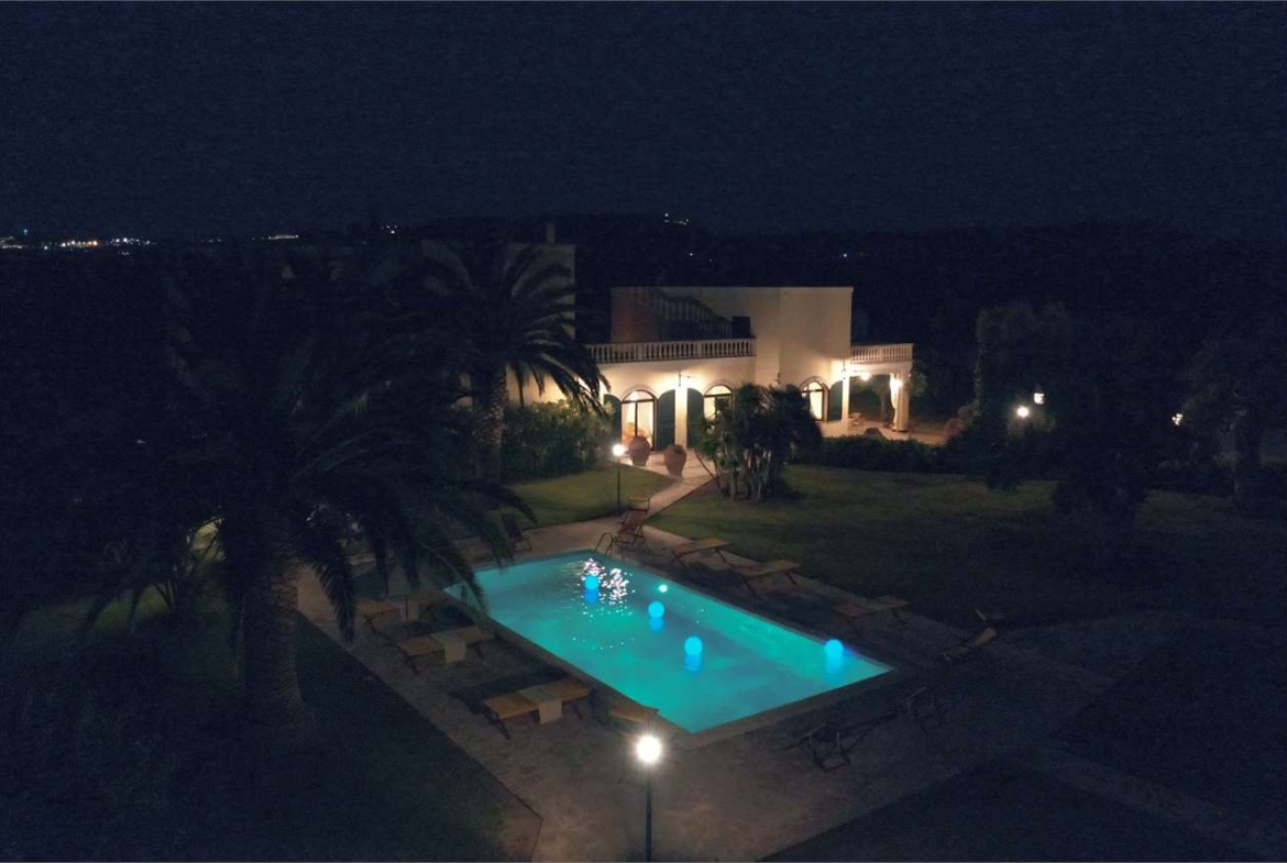 Masseria Puglia Italia - Vista Notturna Piscina