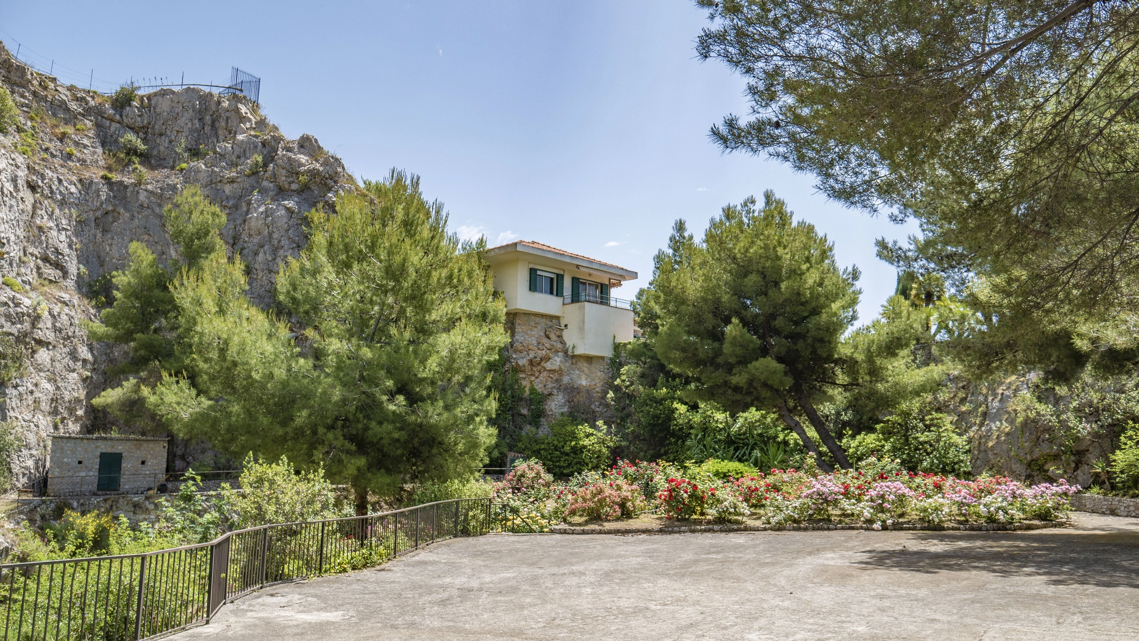 Villa Panoramica Ventimiglia Borgo Grimaldi | Liguria - ingresso parcheggio giardino botanico 2