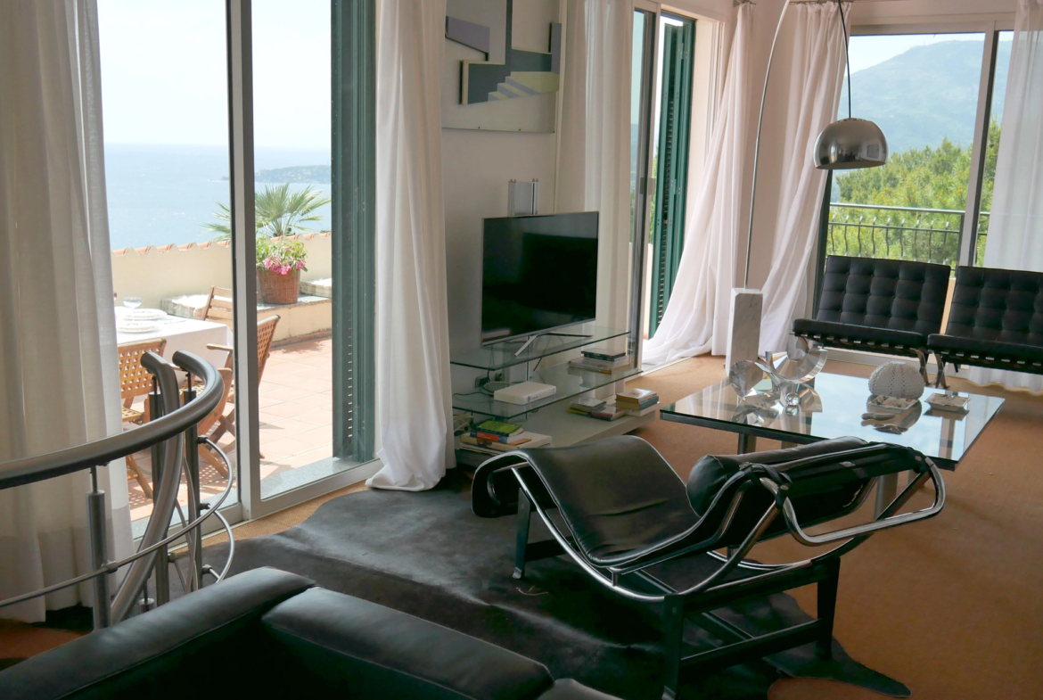 Villa Panoramica Ventimiglia Borgo Grimaldi | Liguria - living room vista panoramica mare golfo