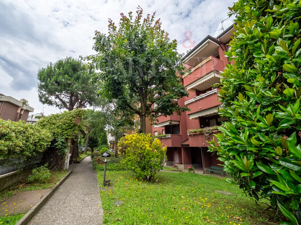 Quadrilocale Buccinasco Via Picasso con Terrazzo - Condominio