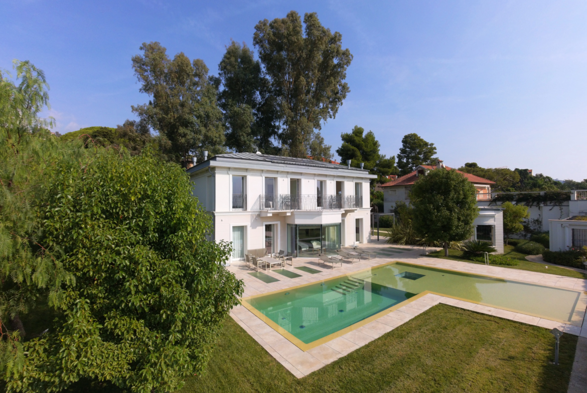 Villa Liberty con Piscina Portosole Sanremo - piscina giardino fronte casa