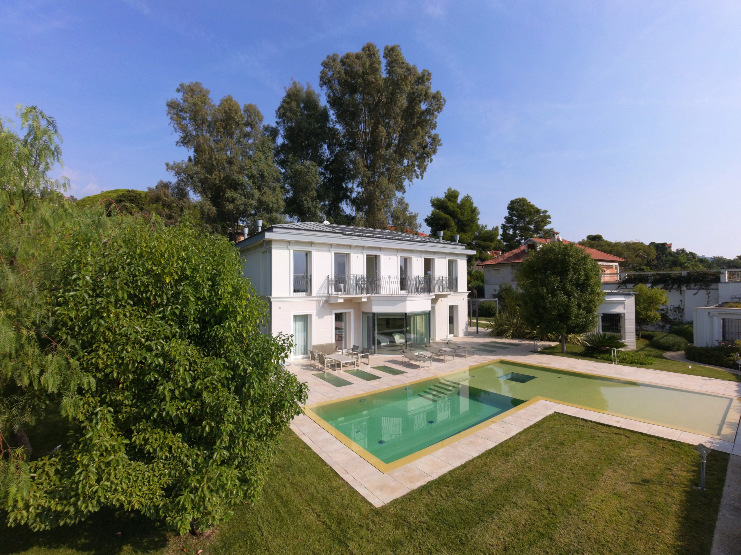 Villa Liberty con Piscina Portosole Sanremo - piscina giardino fronte casa