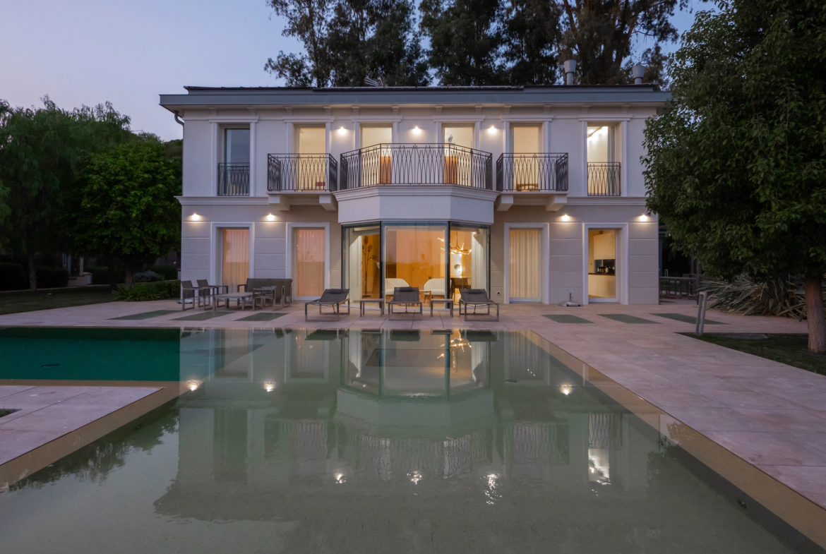 Villa Liberty con Piscina Portosole Sanremo - illuminazione casa e piscina