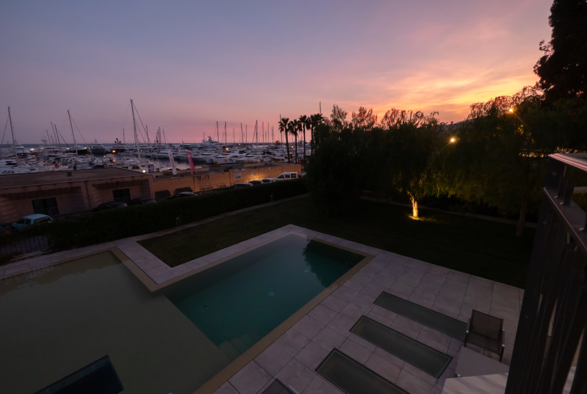 Villa Liberty con Piscina Portosole Sanremo - tramonto vista mare, porto e piscina