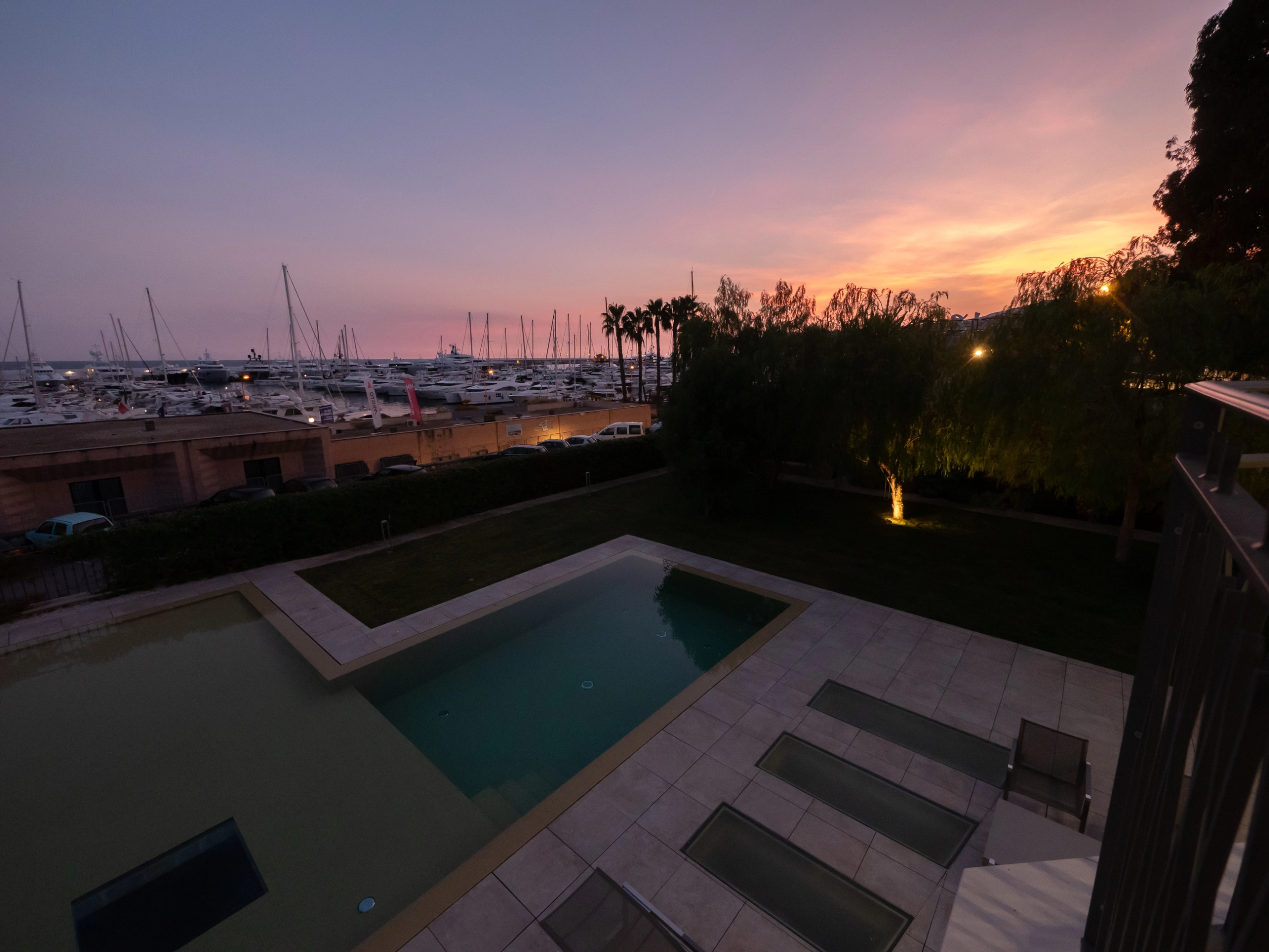 Villa Liberty con Piscina Portosole Sanremo - tramonto vista mare, porto e piscina